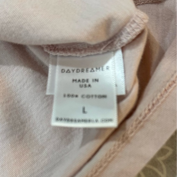 Daydreamer Rolling Stones Flower Tongue Boyfriend Graphic Tee. Size Large. - Picture 6 of 6